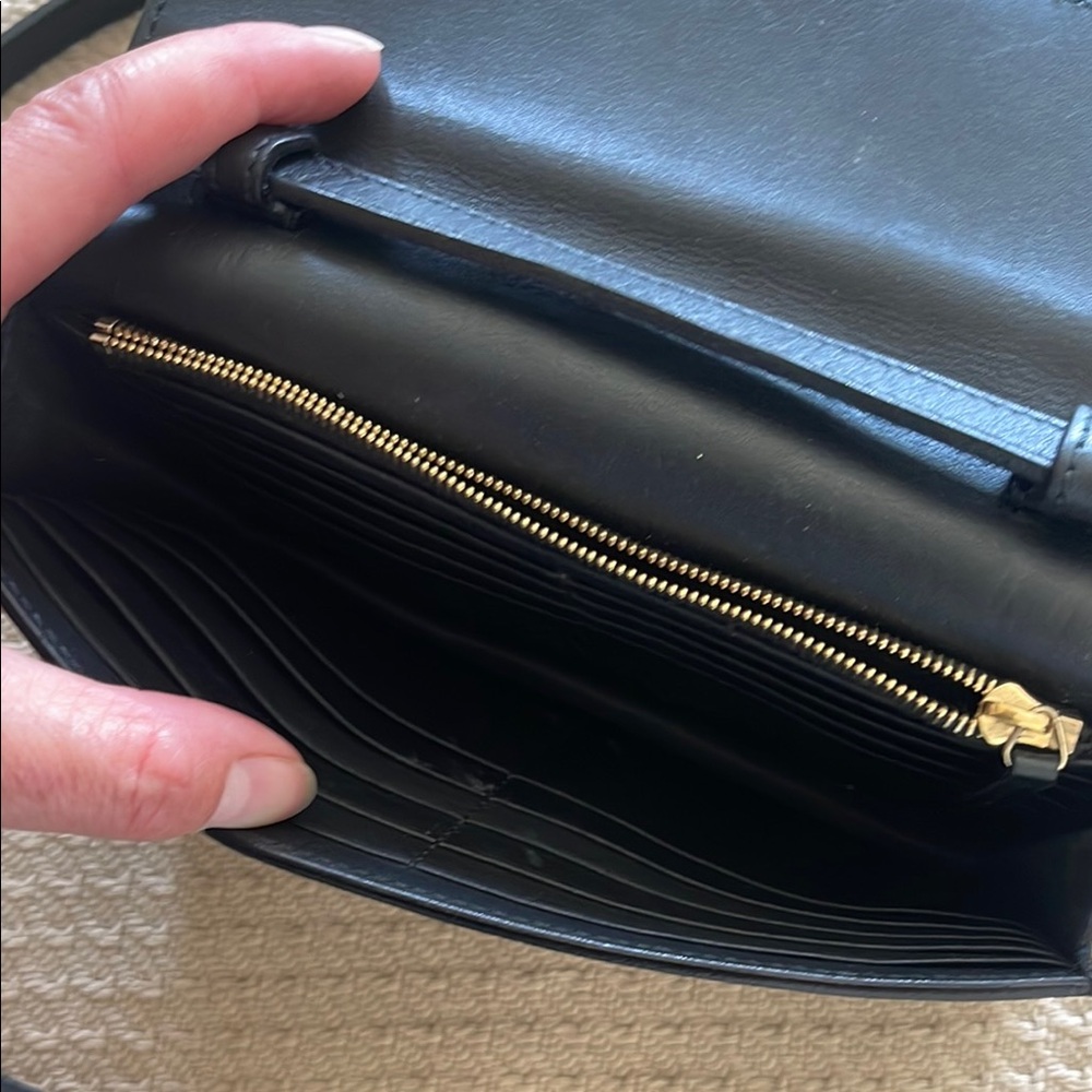 Gucci Black Leather Crossbody Bag - Picture 3 of 8